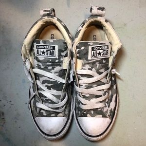 Kids converse